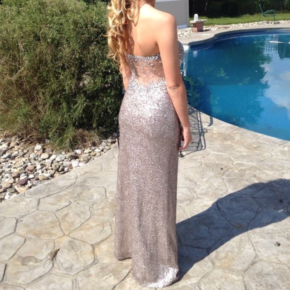Prom dress - Picture 2 of 3
